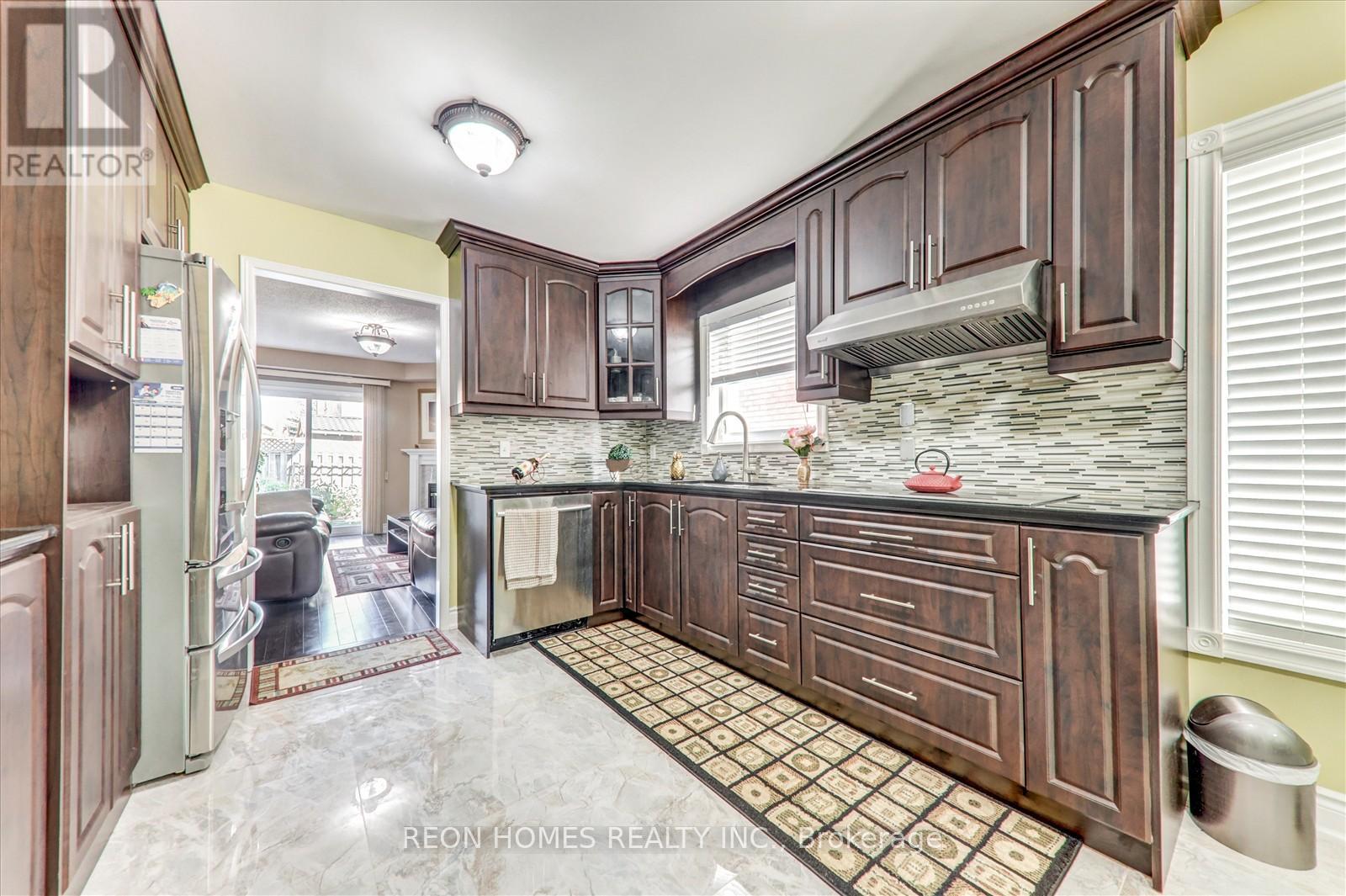 31 Sophia Road, Markham, Ontario  L3S 3Y5 - Photo 10 - N12473834