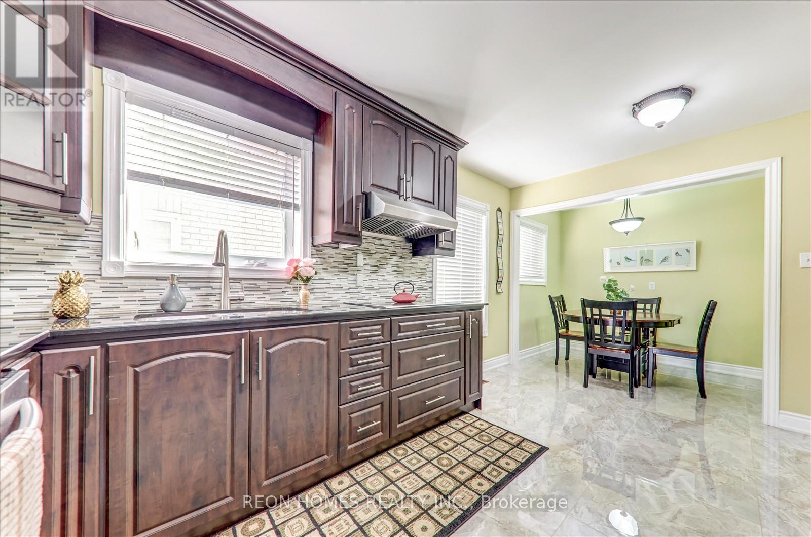 31 Sophia Road, Markham, Ontario  L3S 3Y5 - Photo 12 - N12473834