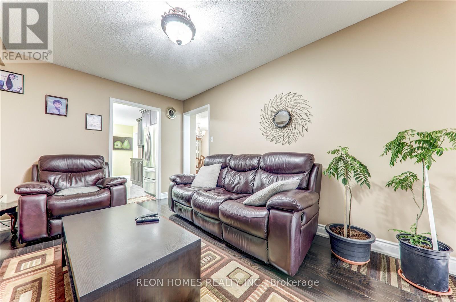 31 Sophia Road, Markham, Ontario  L3S 3Y5 - Photo 14 - N12473834