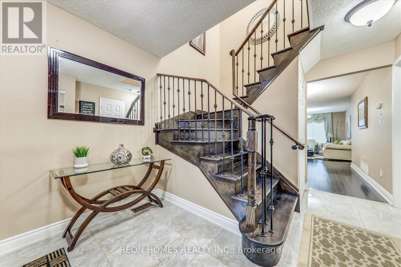 31 Sophia Road, Markham, Ontario  L3S 3Y5 - Photo 8 - N12473834