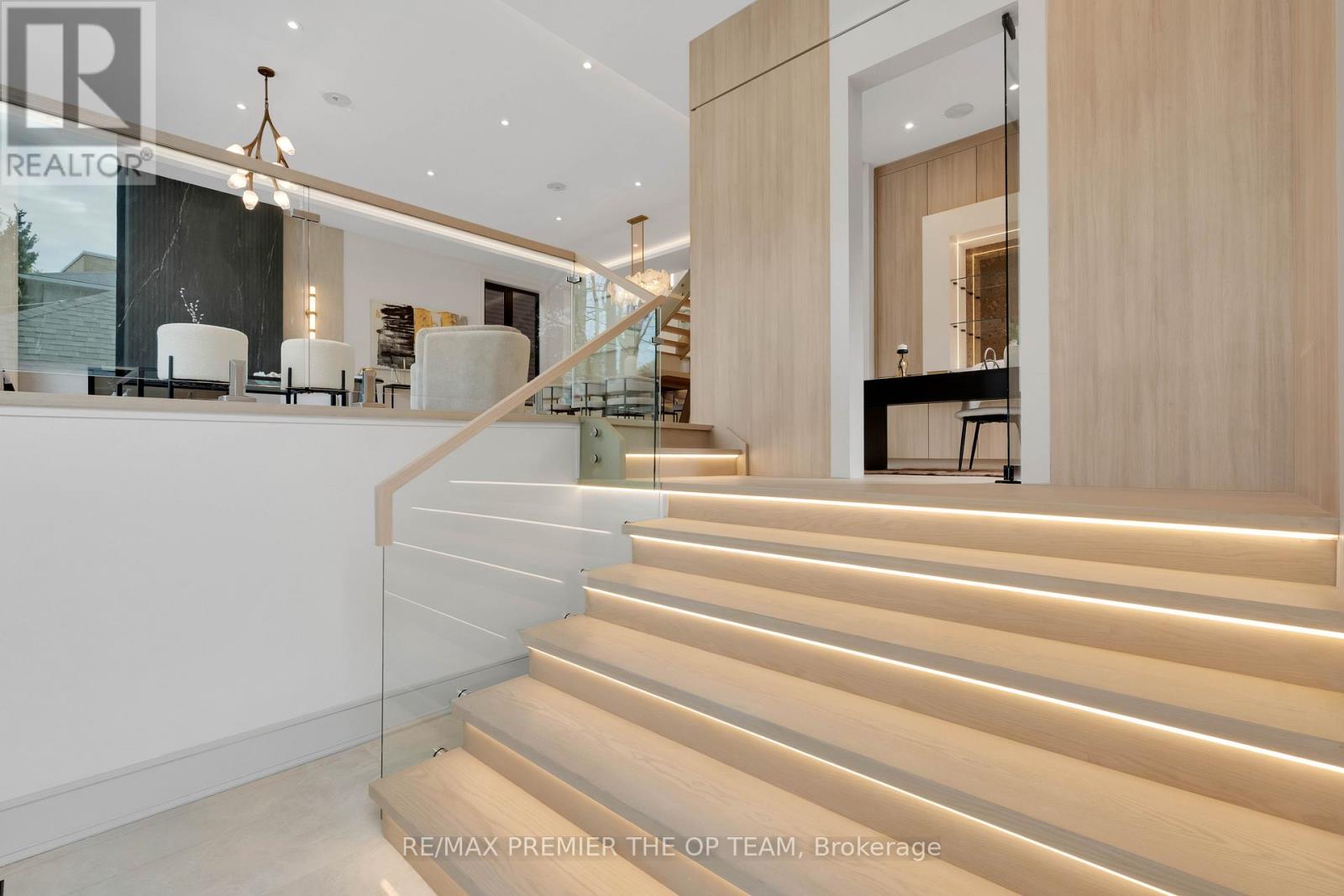 487 Coldstream Avenue, Toronto, Ontario  M5N 1Y6 - Photo 4 - C12472759