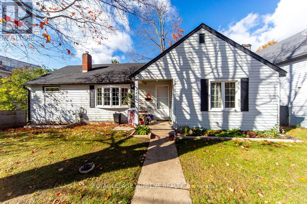 248 Mississaga Street W, Orillia, Ontario  L3V 3B5 - Photo 2 - S12473762