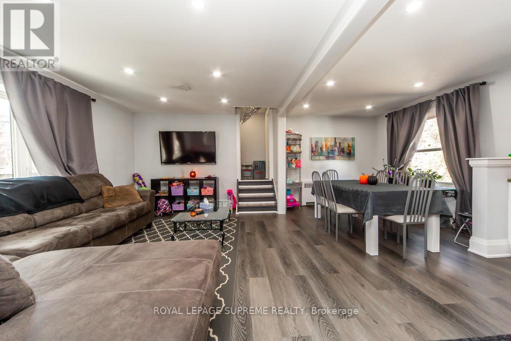 248 Mississaga Street W, Orillia, Ontario  L3V 3B5 - Photo 5 - S12473762
