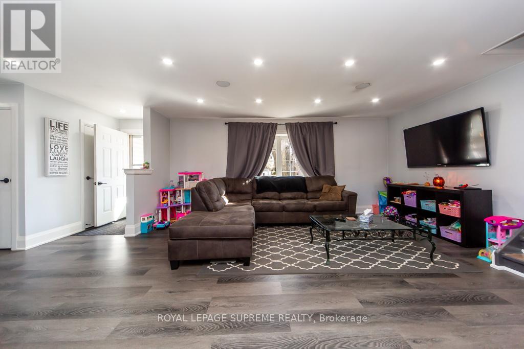 248 Mississaga Street W, Orillia, Ontario  L3V 3B5 - Photo 7 - S12473762