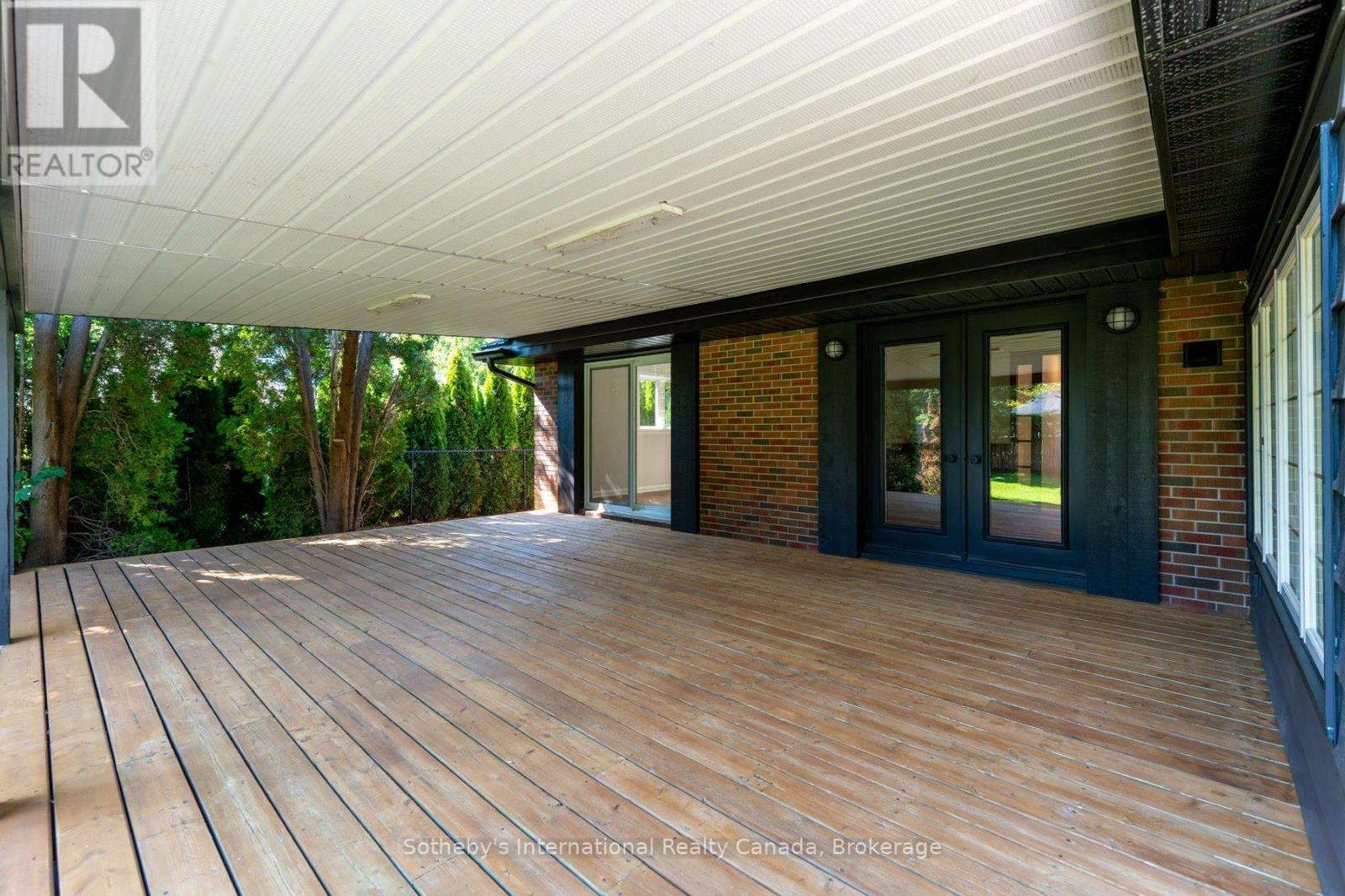 31 Elizabeth Street E, Clearview (Creemore), Ontario  L0M 1G0 - Photo 11 - S12473950