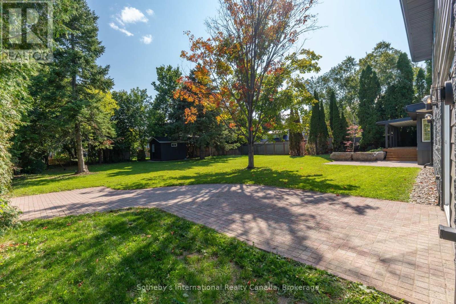 31 Elizabeth Street E, Clearview (Creemore), Ontario  L0M 1G0 - Photo 15 - S12473950