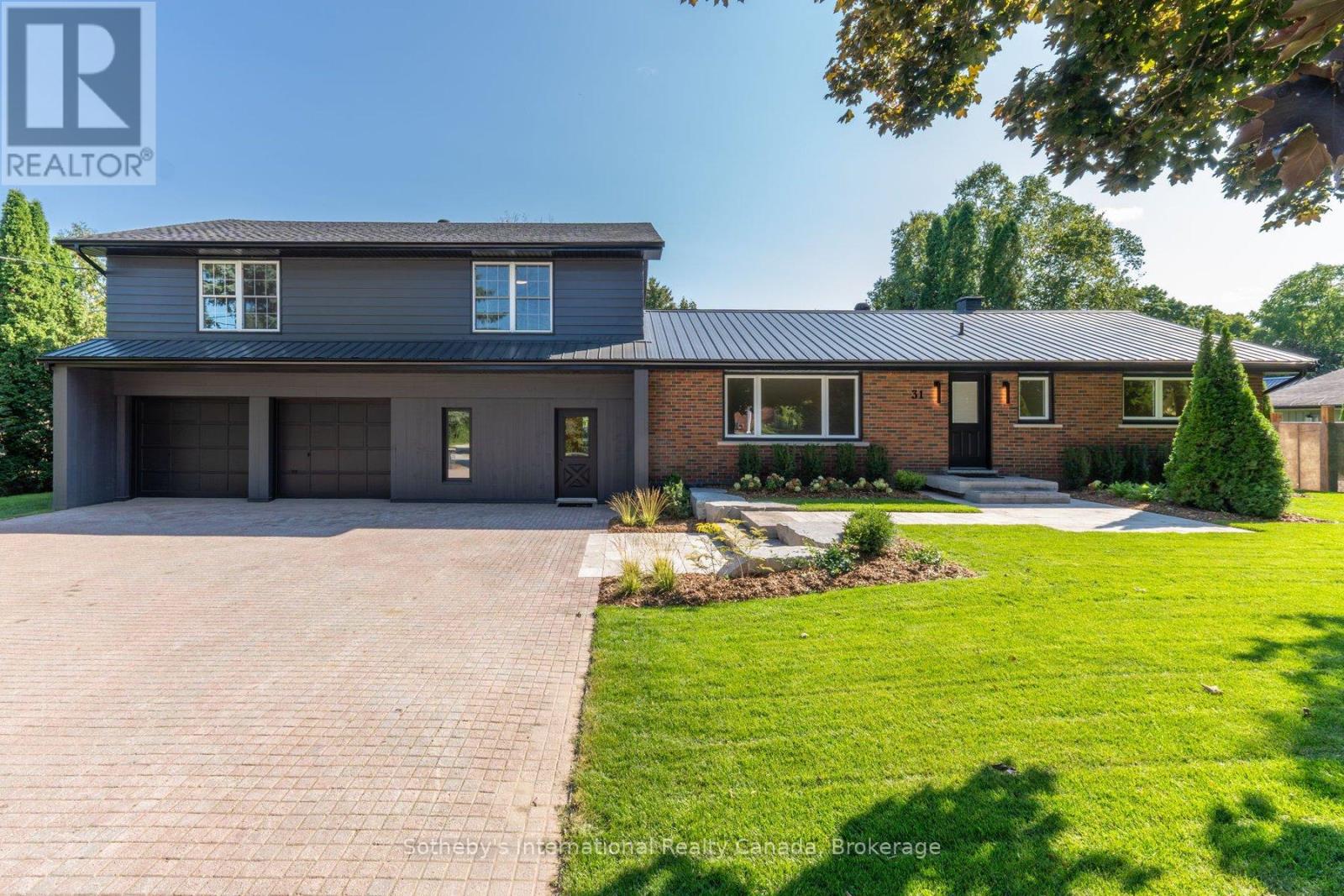 31 Elizabeth Street E, Clearview (Creemore), Ontario  L0M 1G0 - Photo 2 - S12473950