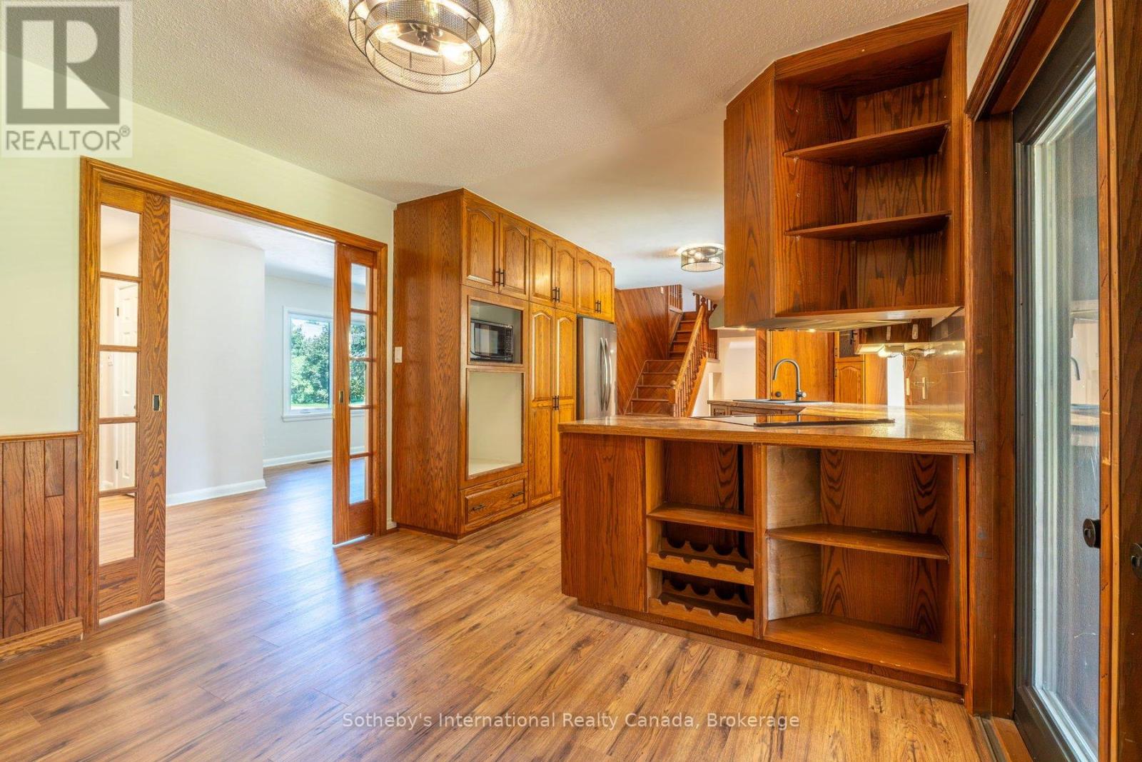 31 Elizabeth Street E, Clearview (Creemore), Ontario  L0M 1G0 - Photo 20 - S12473950