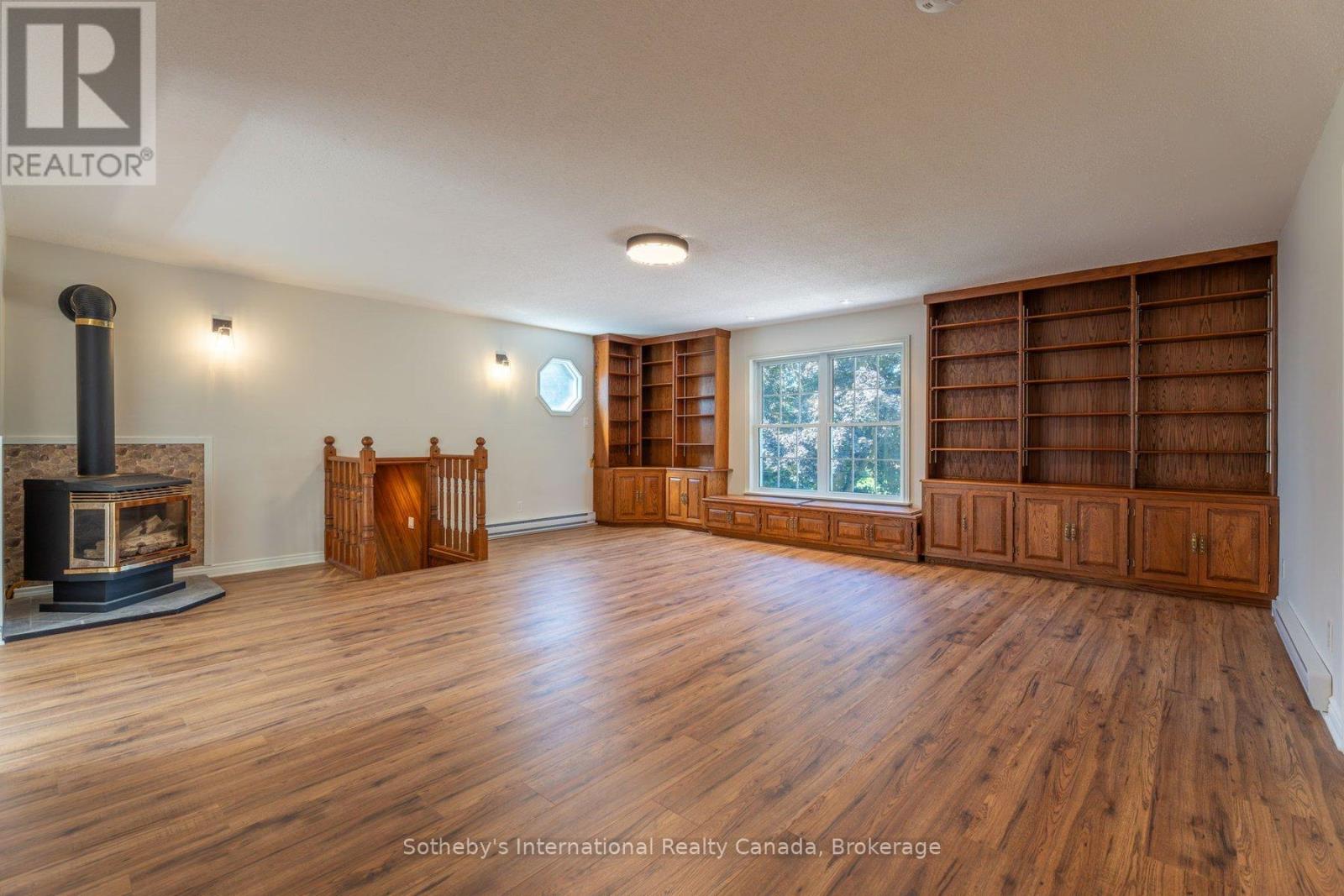 31 Elizabeth Street E, Clearview (Creemore), Ontario  L0M 1G0 - Photo 31 - S12473950