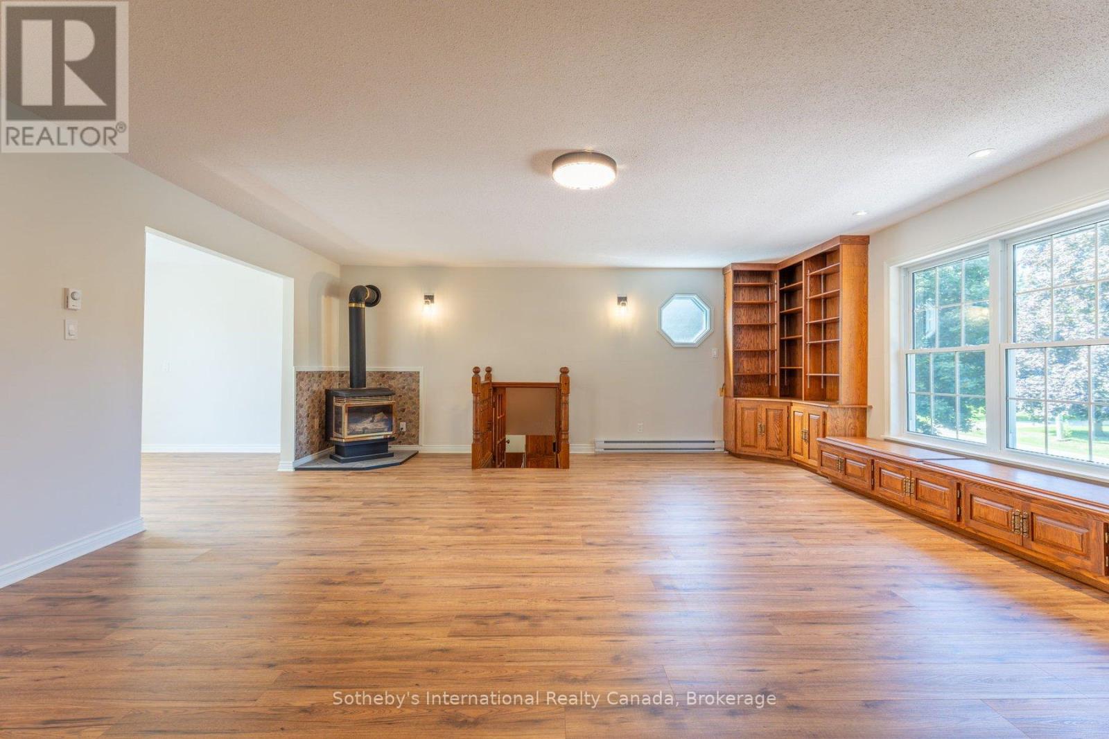 31 Elizabeth Street E, Clearview (Creemore), Ontario  L0M 1G0 - Photo 32 - S12473950