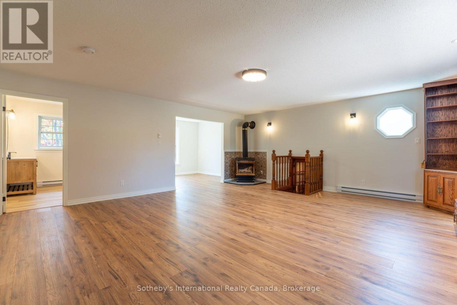 31 Elizabeth Street E, Clearview (Creemore), Ontario  L0M 1G0 - Photo 33 - S12473950
