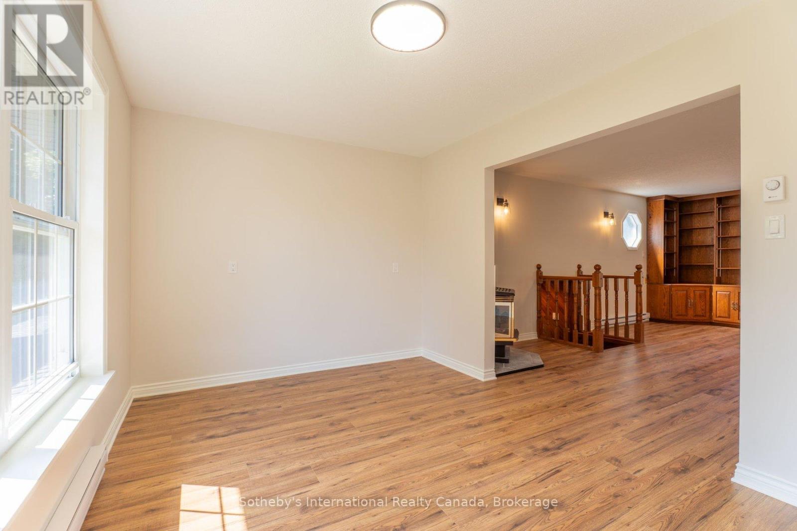 31 Elizabeth Street E, Clearview (Creemore), Ontario  L0M 1G0 - Photo 35 - S12473950