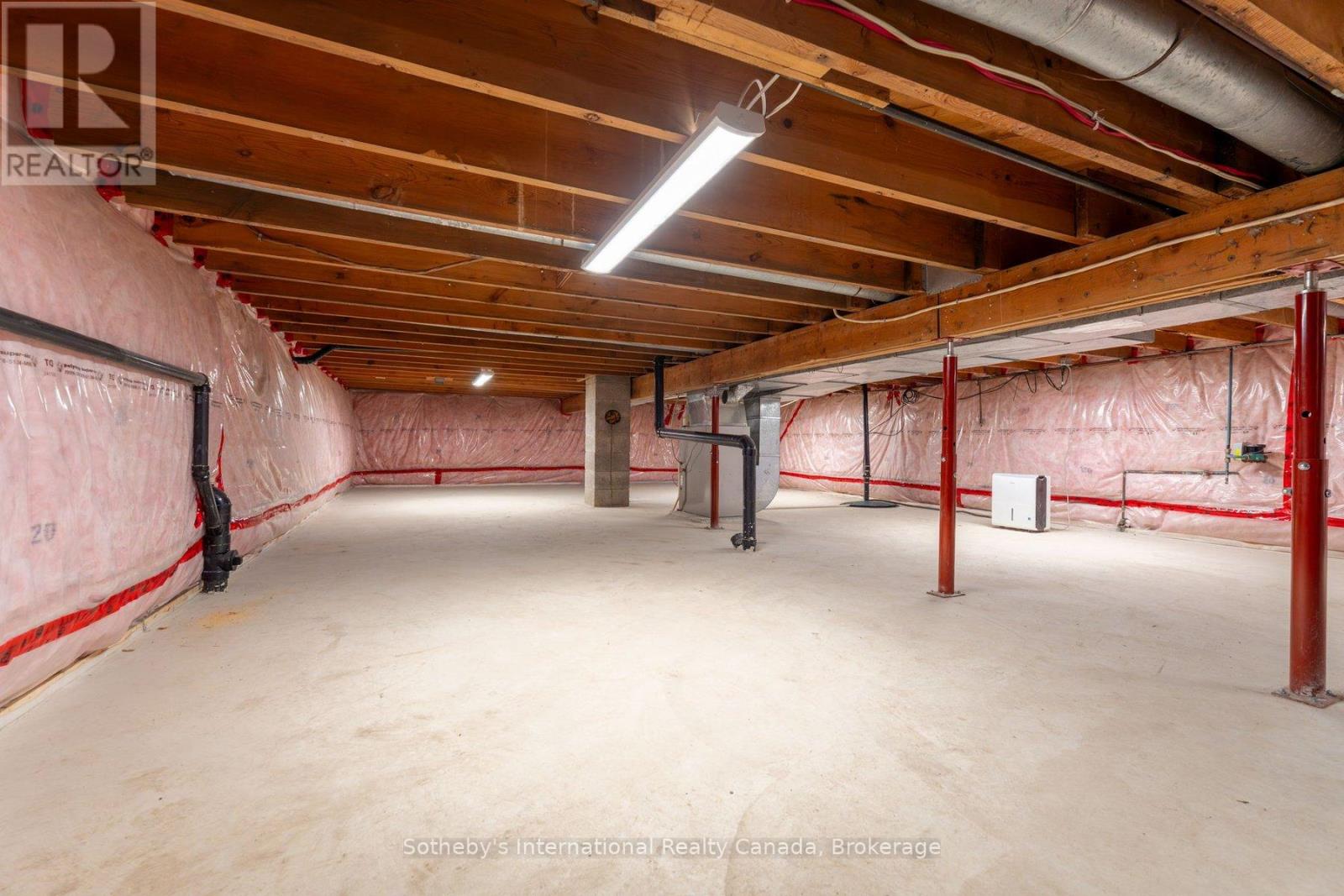 31 Elizabeth Street E, Clearview (Creemore), Ontario  L0M 1G0 - Photo 42 - S12473950