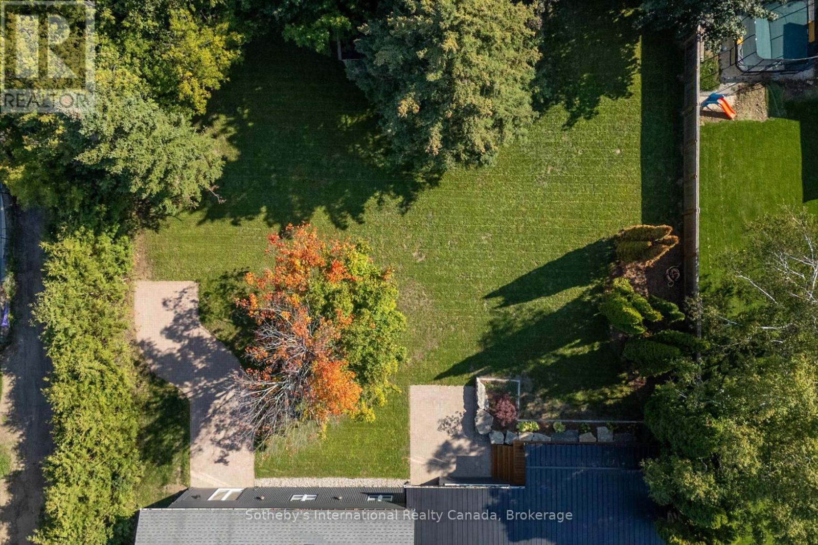 31 Elizabeth Street E, Clearview (Creemore), Ontario  L0M 1G0 - Photo 47 - S12473950