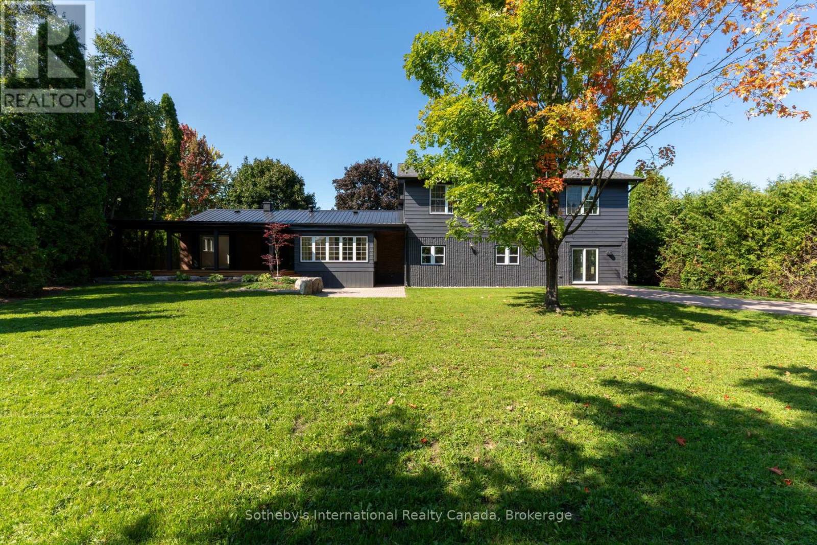 31 Elizabeth Street E, Clearview (Creemore), Ontario  L0M 1G0 - Photo 6 - S12473950