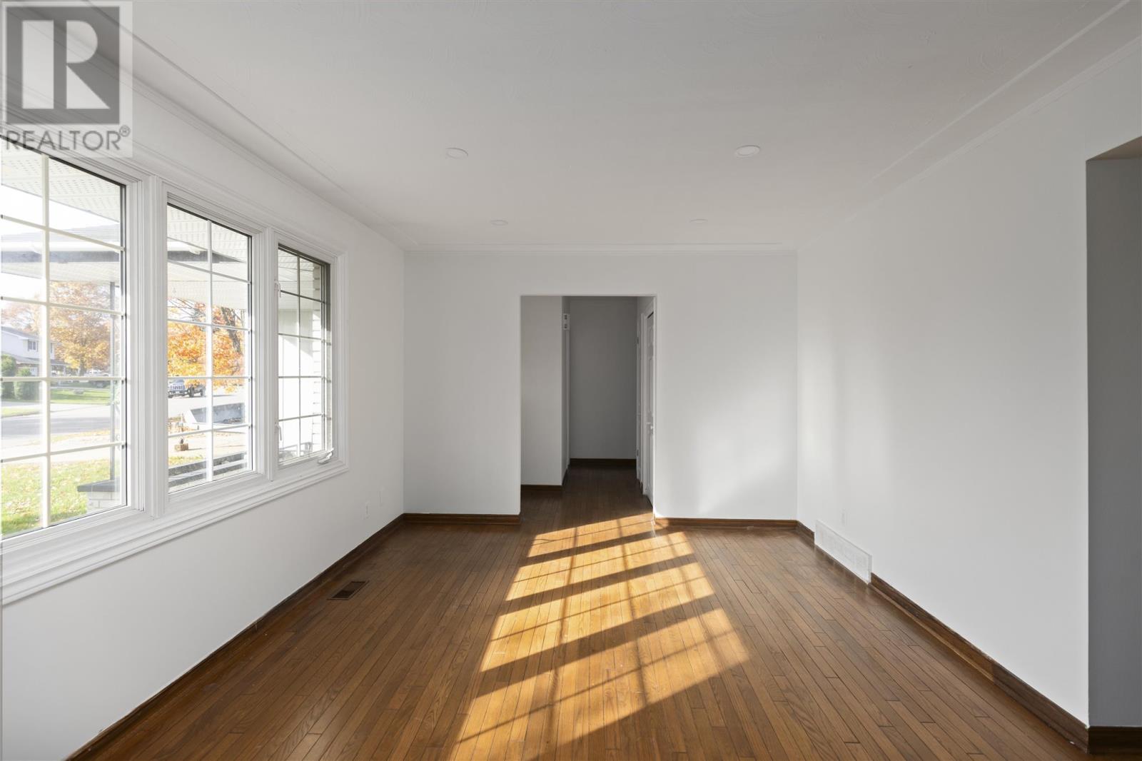 185 Plaintree Dr, Sault Ste. Marie, Ontario  P6B 5G9 - Photo 3 - SM252116