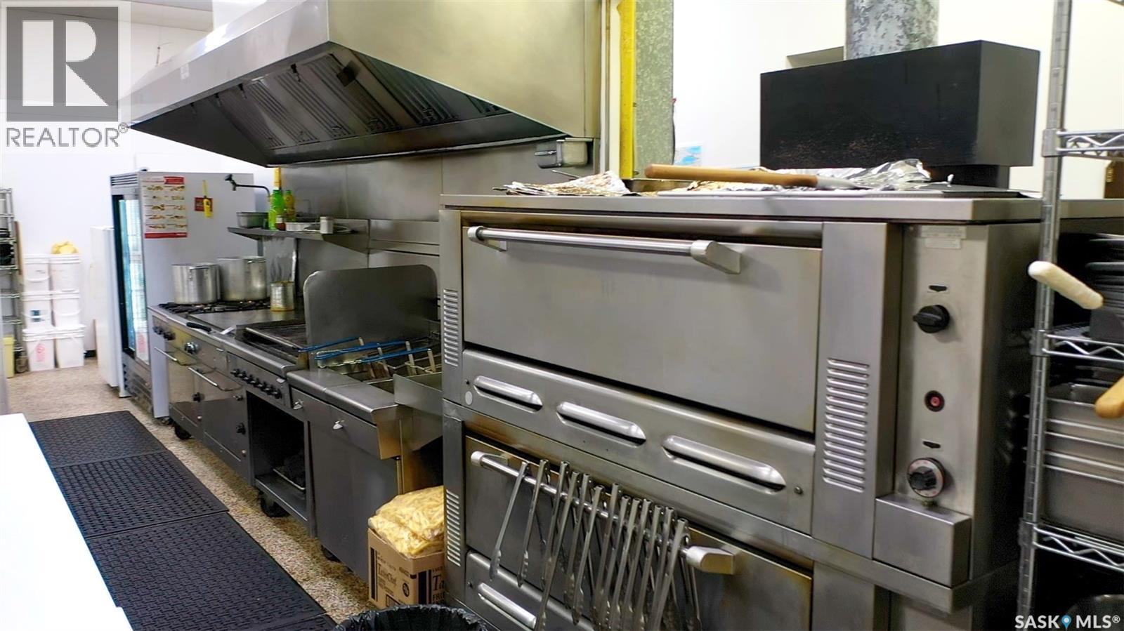 516 & 522 Broadway Street W, Yorkton, Saskatchewan  S3N 0P5 - Photo 14 - SK020219