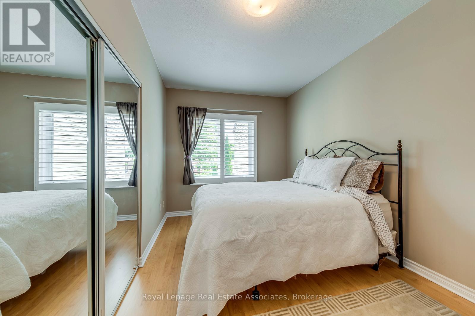 1192 Kos Boulevard, Mississauga, Ontario  L5J 4L7 - Photo 16 - W12402099