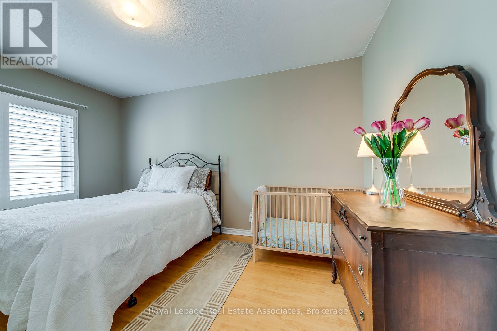 1192 Kos Boulevard, Mississauga, Ontario  L5J 4L7 - Photo 17 - W12402099