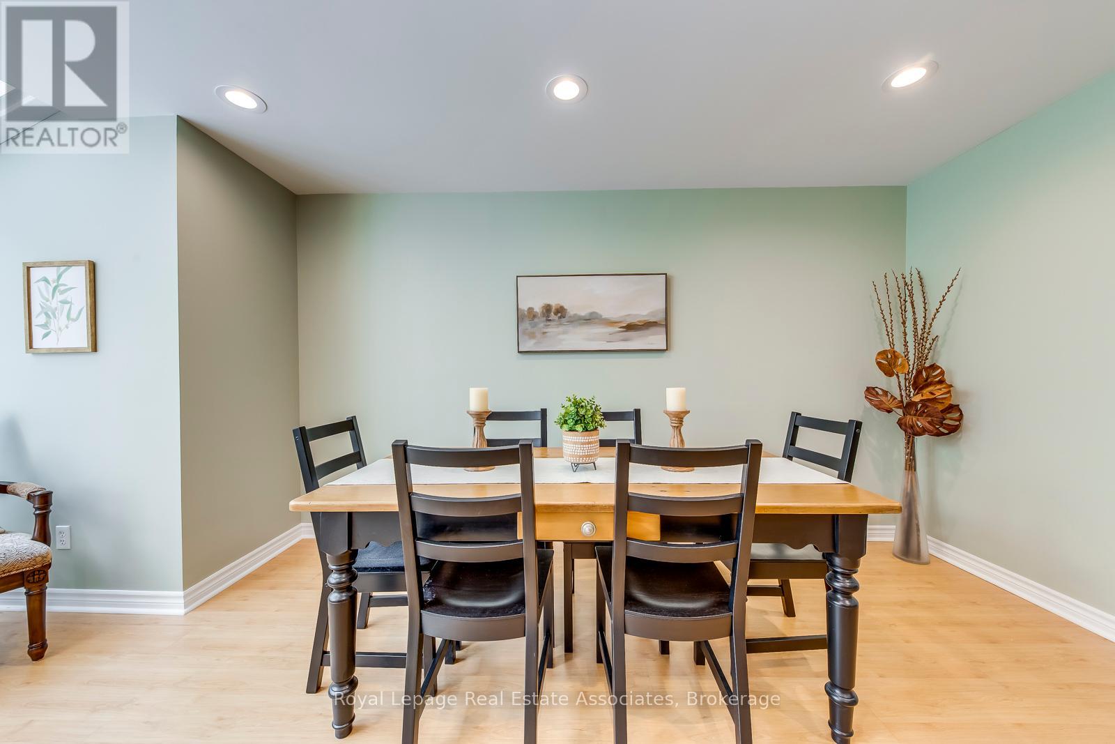 1192 Kos Boulevard, Mississauga, Ontario  L5J 4L7 - Photo 6 - W12402099