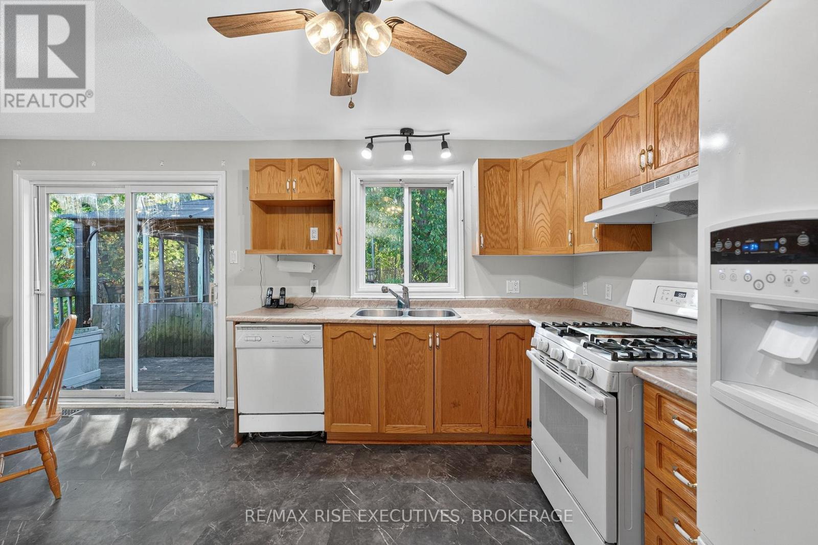 543 James Wilson Road, South Frontenac (Frontenac South), Ontario  K0H 1W0 - Photo 17 - X12473937