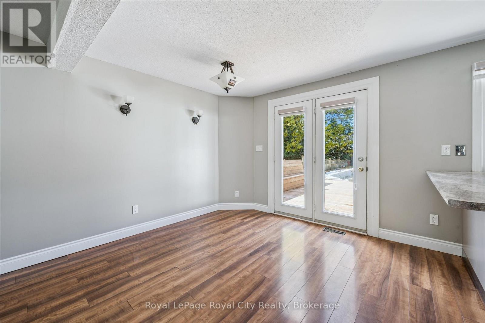 10 Woodborough Road, Guelph (Kortright West), Ontario  N1G 3K5 - Photo 10 - X12473875