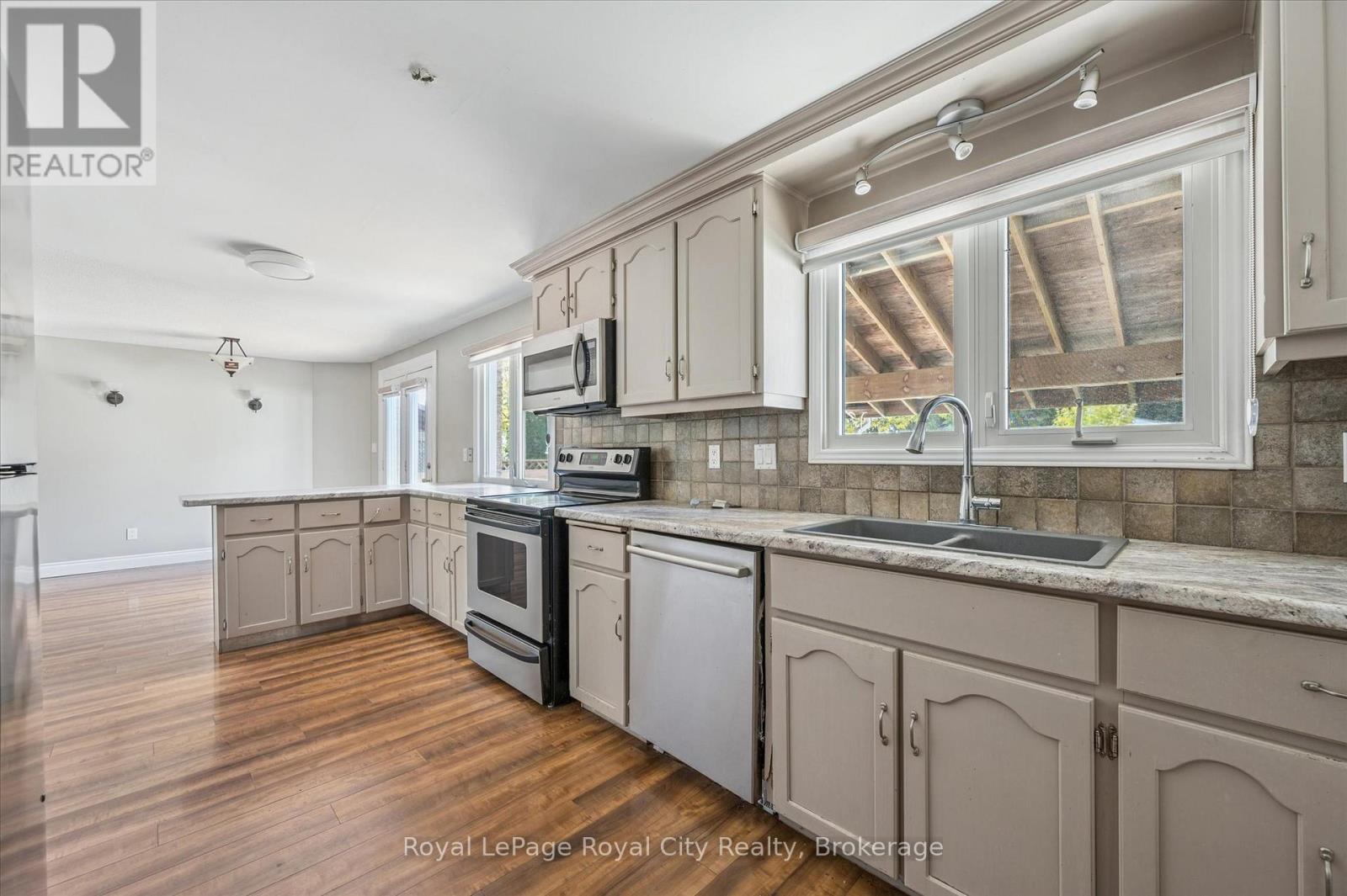 10 Woodborough Road, Guelph (Kortright West), Ontario  N1G 3K5 - Photo 13 - X12473875