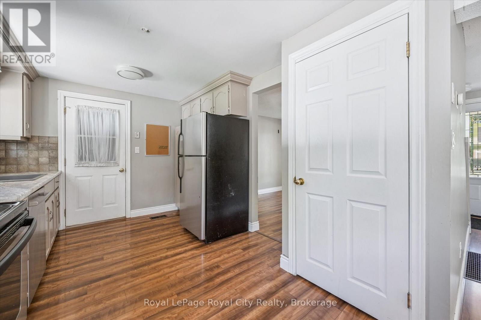 10 Woodborough Road, Guelph (Kortright West), Ontario  N1G 3K5 - Photo 15 - X12473875