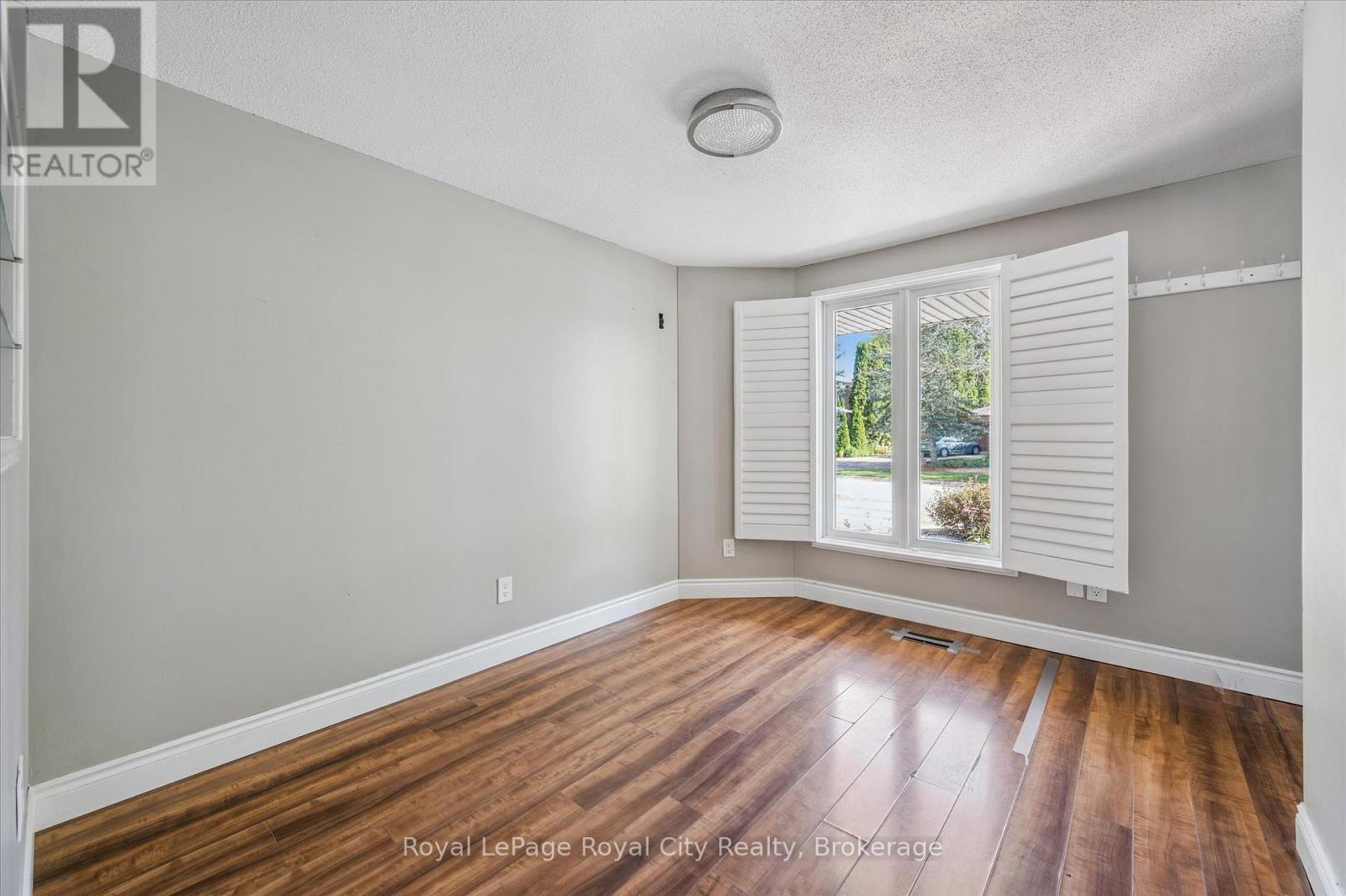 10 Woodborough Road, Guelph (Kortright West), Ontario  N1G 3K5 - Photo 16 - X12473875
