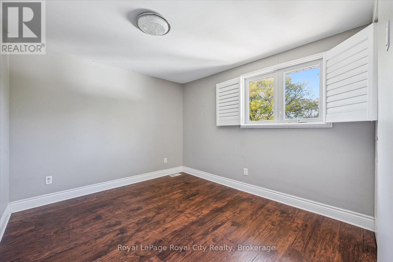 10 Woodborough Road, Guelph (Kortright West), Ontario  N1G 3K5 - Photo 18 - X12473875