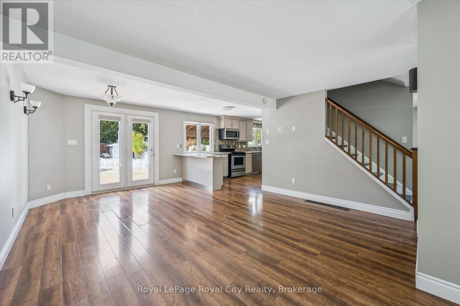 10 Woodborough Road, Guelph (Kortright West), Ontario  N1G 3K5 - Photo 9 - X12473875