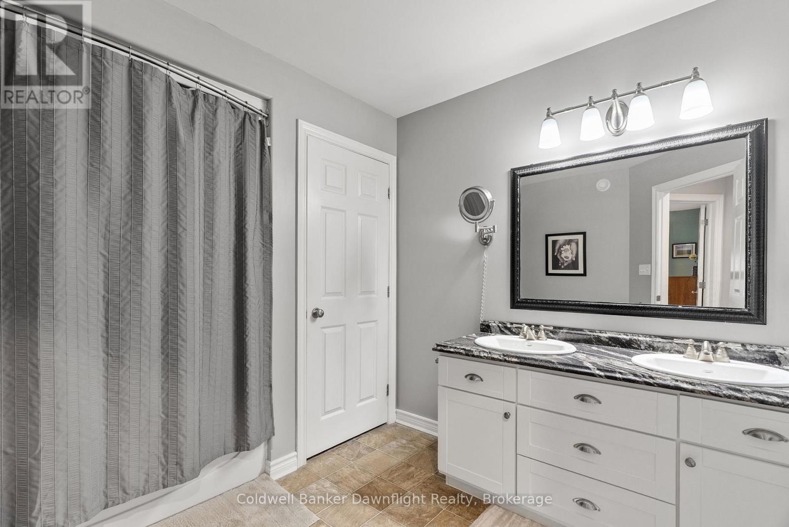 86 Huron Street W, South Huron (Exeter), Ontario  N0M 1S2 - Photo 23 - X12473941