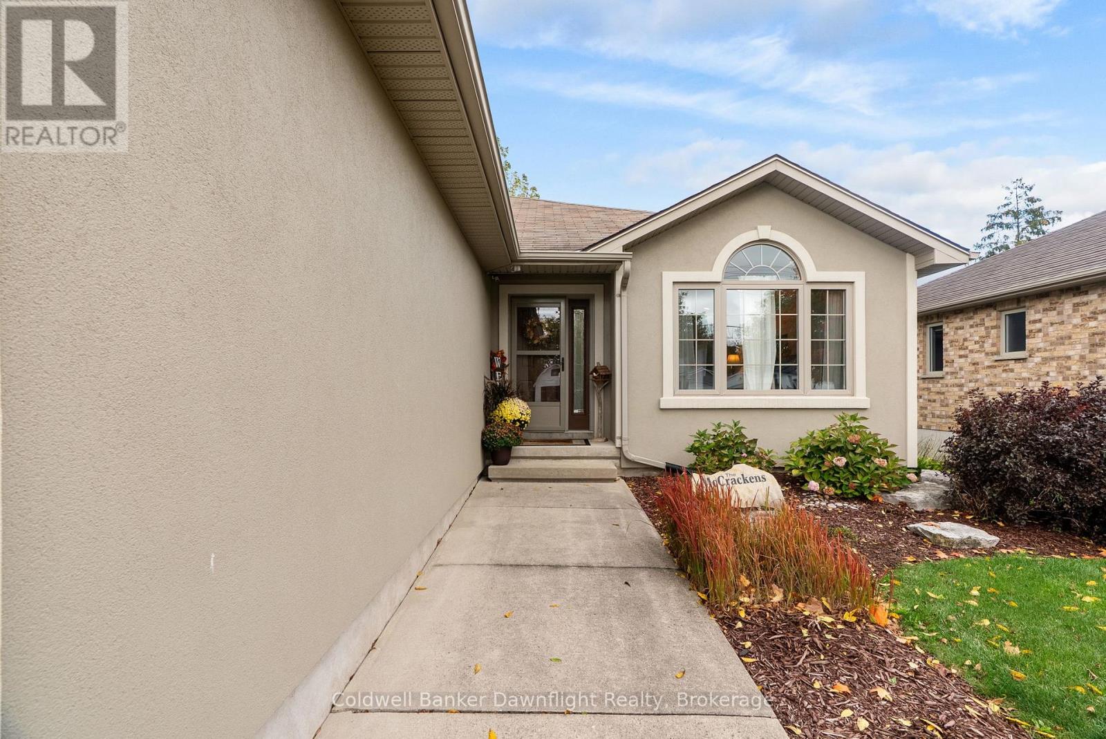 86 Huron Street W, South Huron (Exeter), Ontario  N0M 1S2 - Photo 4 - X12473941