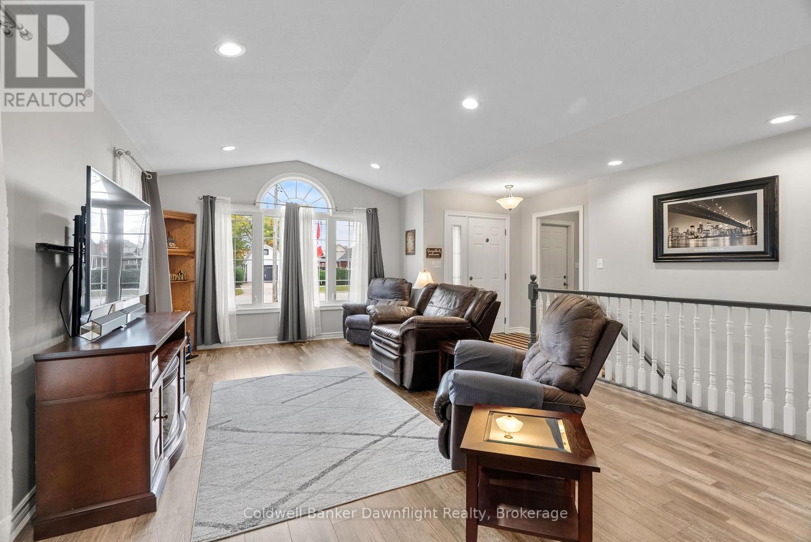 86 Huron Street W, South Huron (Exeter), Ontario  N0M 1S2 - Photo 8 - X12473941