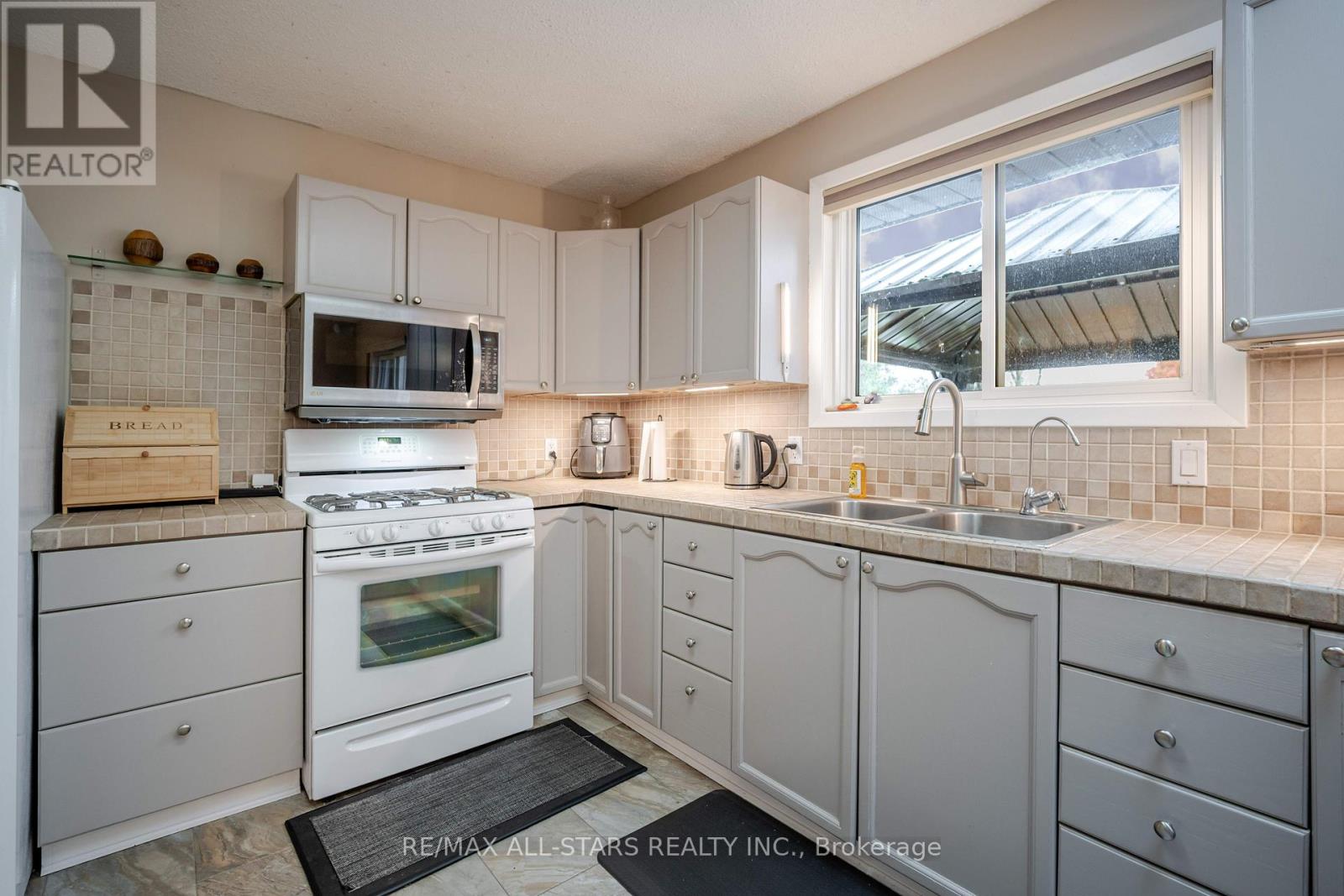 32 Liberty Lane, Kawartha Lakes (Omemee), Ontario  K0L 2W0 - Photo 12 - X12473915