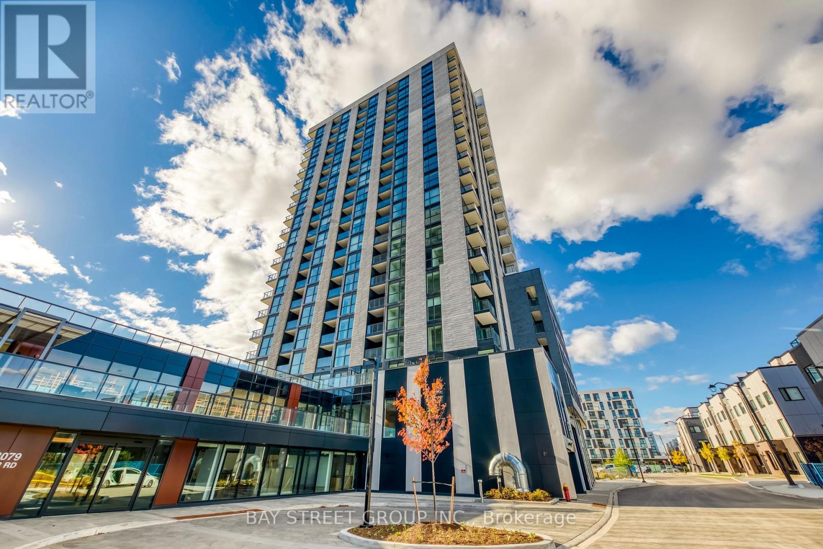 1810 - 3079 TRAFALGAR ROAD, Oakville, Ontario