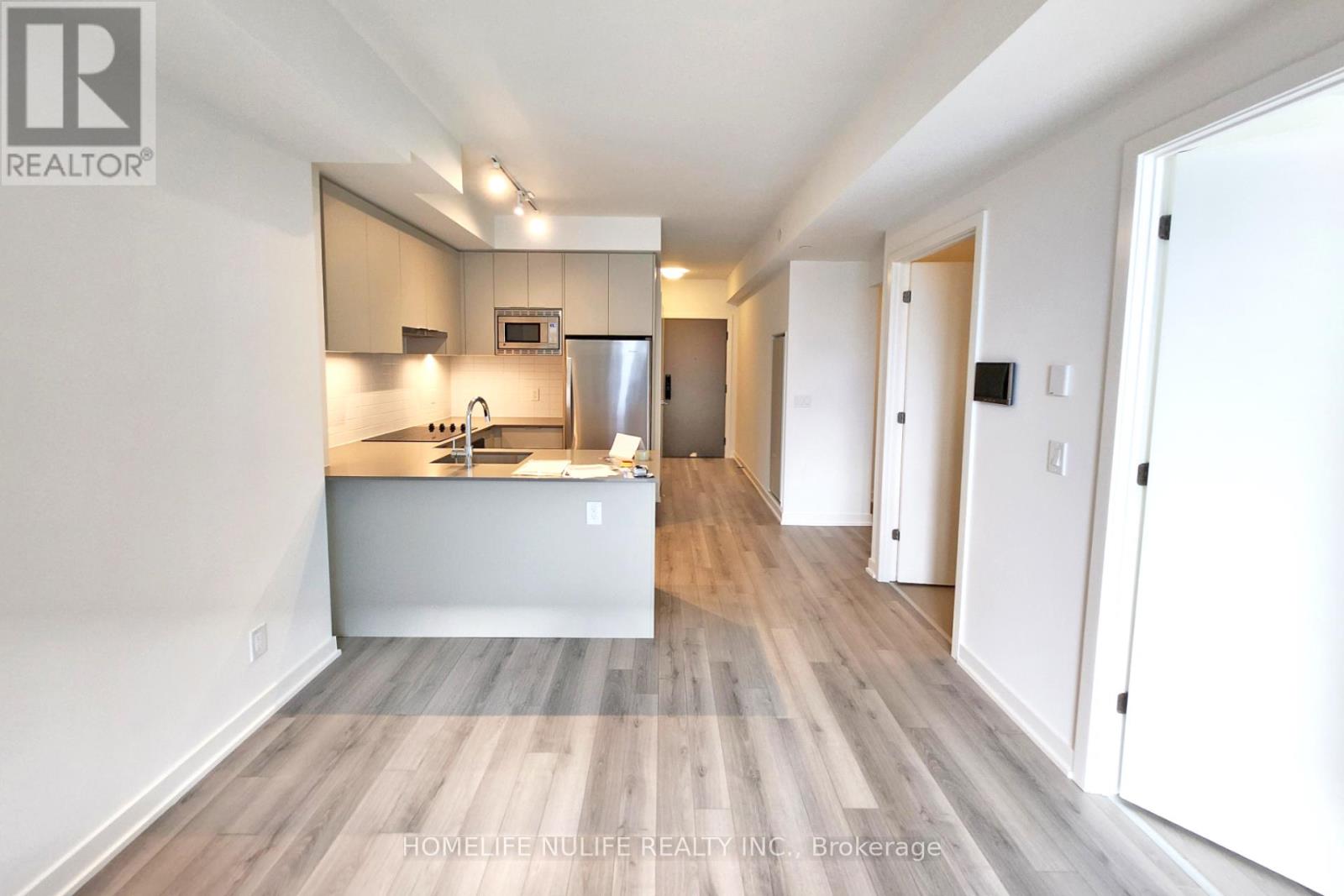 1401 - 3079 Trafalgar Road, Oakville, Ontario  L6H 8C5 - Photo 10 - W12473764
