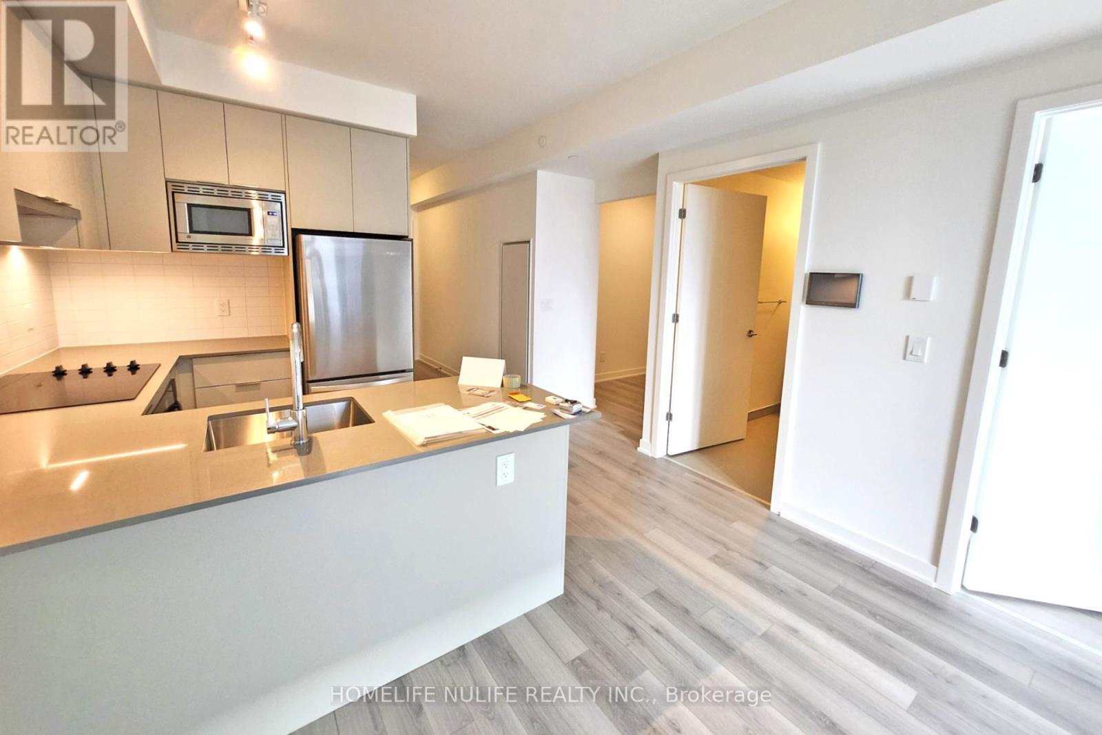 1401 - 3079 Trafalgar Road, Oakville, Ontario  L6H 8C5 - Photo 9 - W12473764