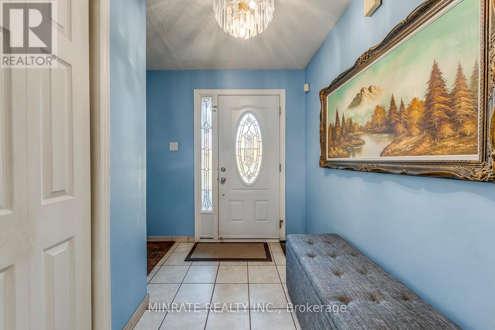 3346 Palmer Drive, Burlington, Ontario  L7M 1Y9 - Photo 2 - W12473789