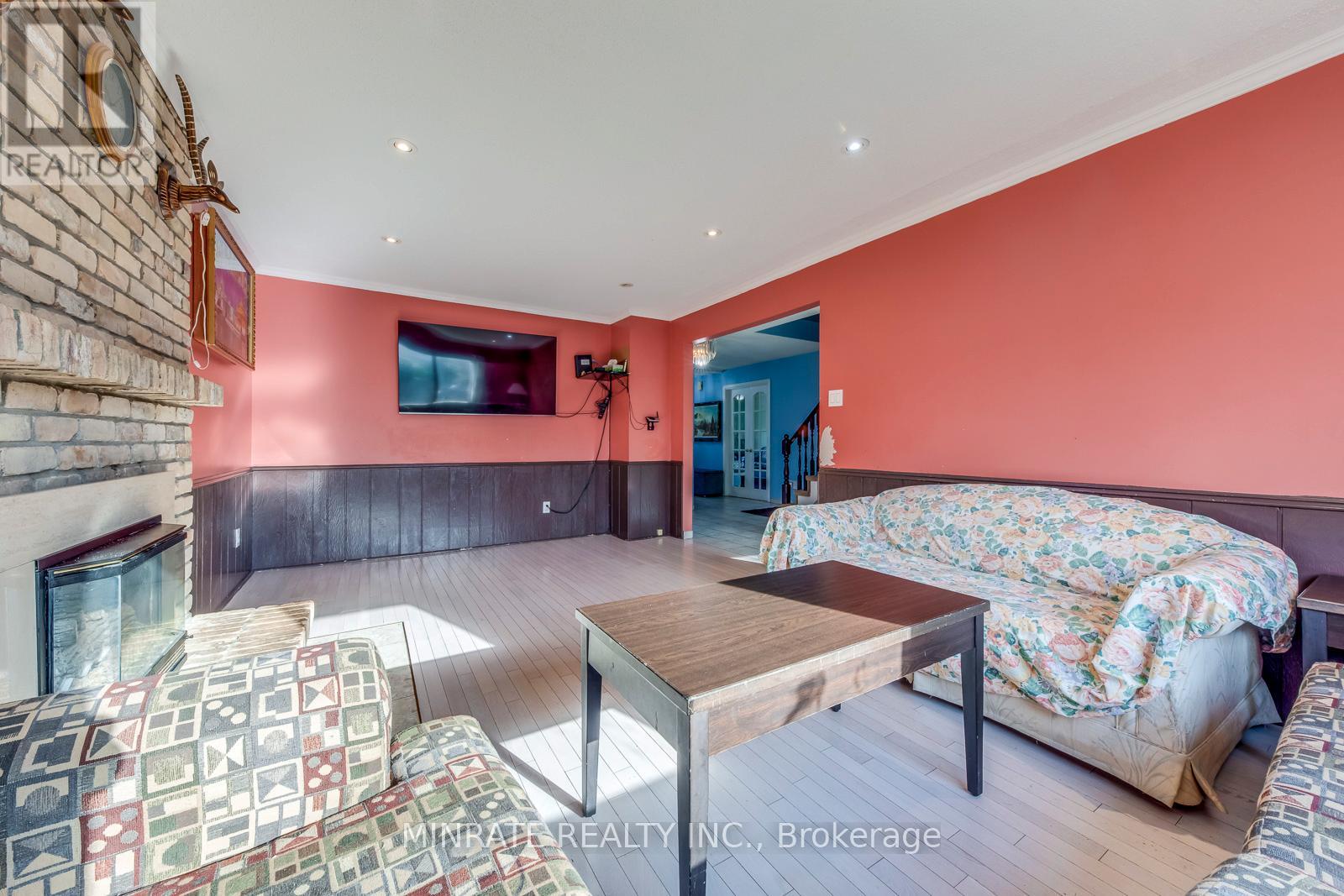 3346 Palmer Drive, Burlington, Ontario  L7M 1Y9 - Photo 4 - W12473789