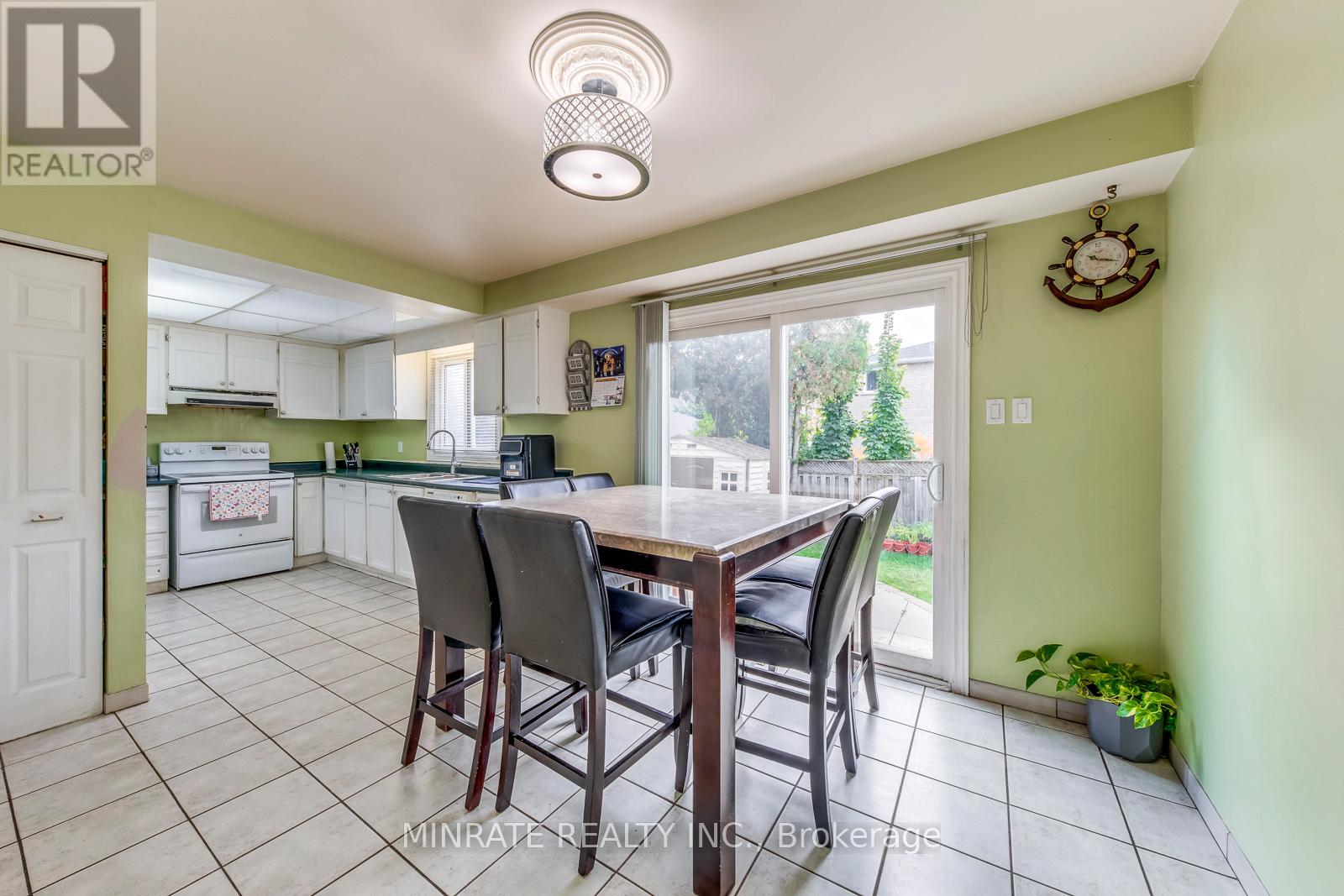3346 Palmer Drive, Burlington, Ontario  L7M 1Y9 - Photo 8 - W12473789