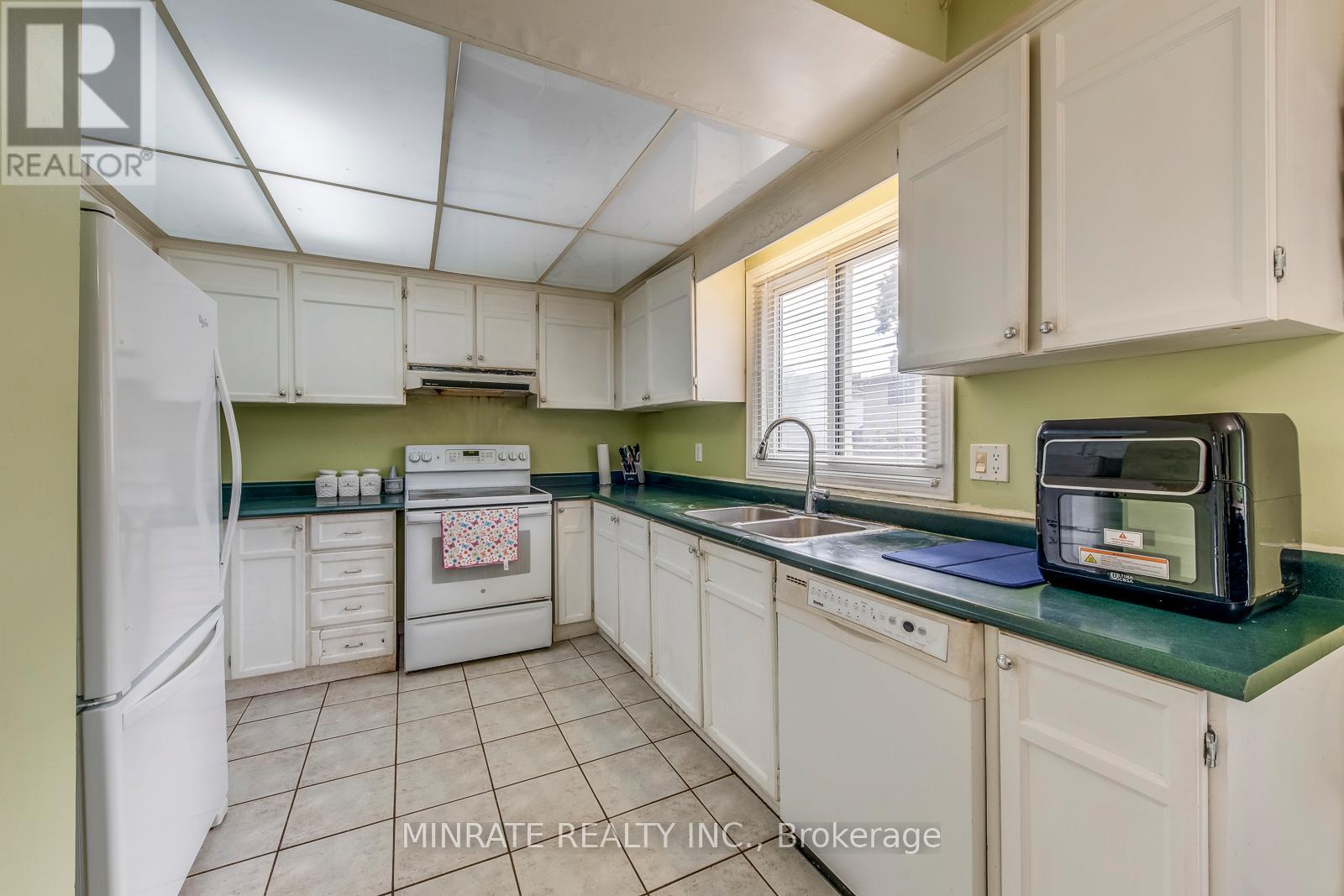 3346 Palmer Drive, Burlington, Ontario  L7M 1Y9 - Photo 9 - W12473789
