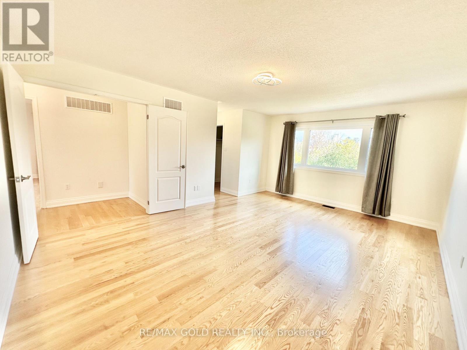 3401 Crompton Crescent, Mississauga, Ontario  L5B 4C7 - Photo 28 - W12473794