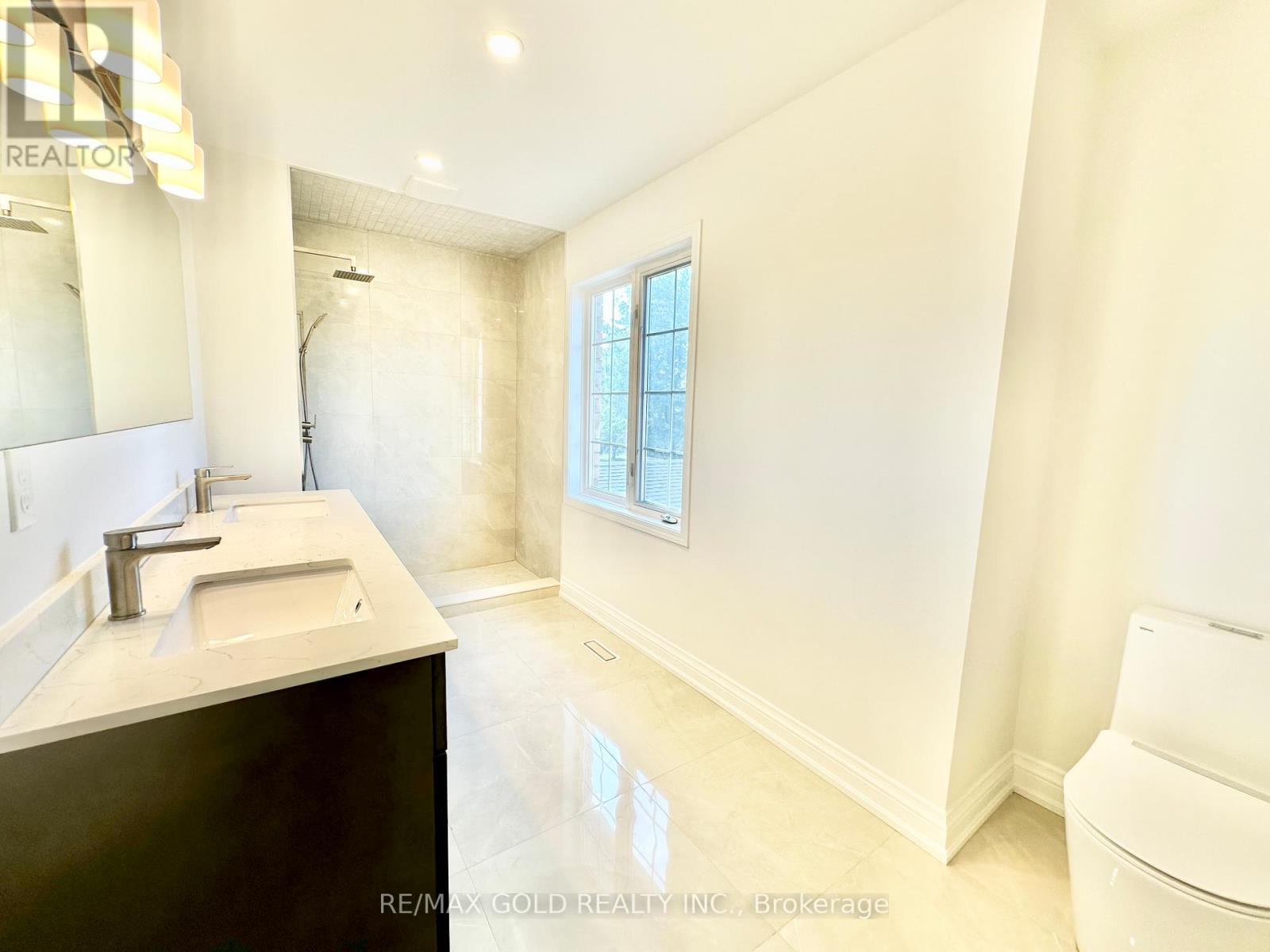3401 Crompton Crescent, Mississauga, Ontario  L5B 4C7 - Photo 35 - W12473794