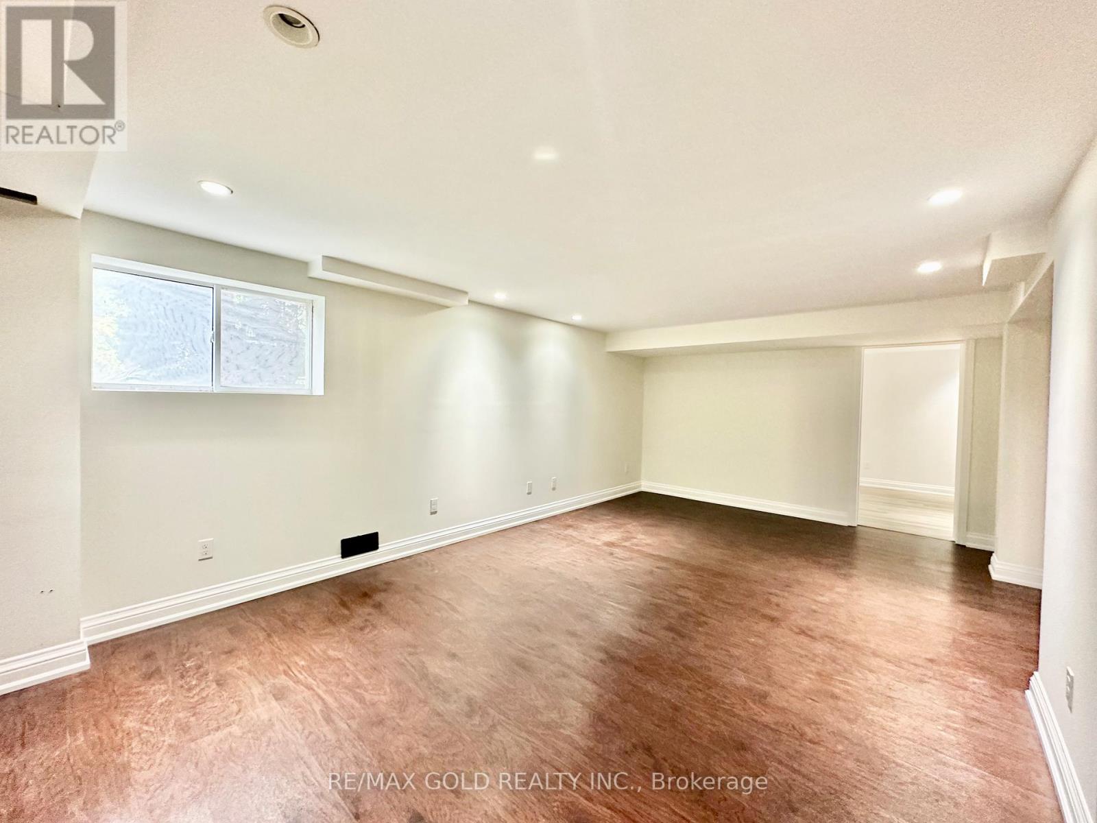 3401 Crompton Crescent, Mississauga, Ontario  L5B 4C7 - Photo 40 - W12473794