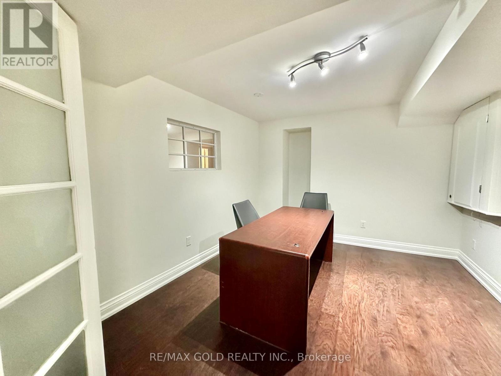 3401 Crompton Crescent, Mississauga, Ontario  L5B 4C7 - Photo 43 - W12473794