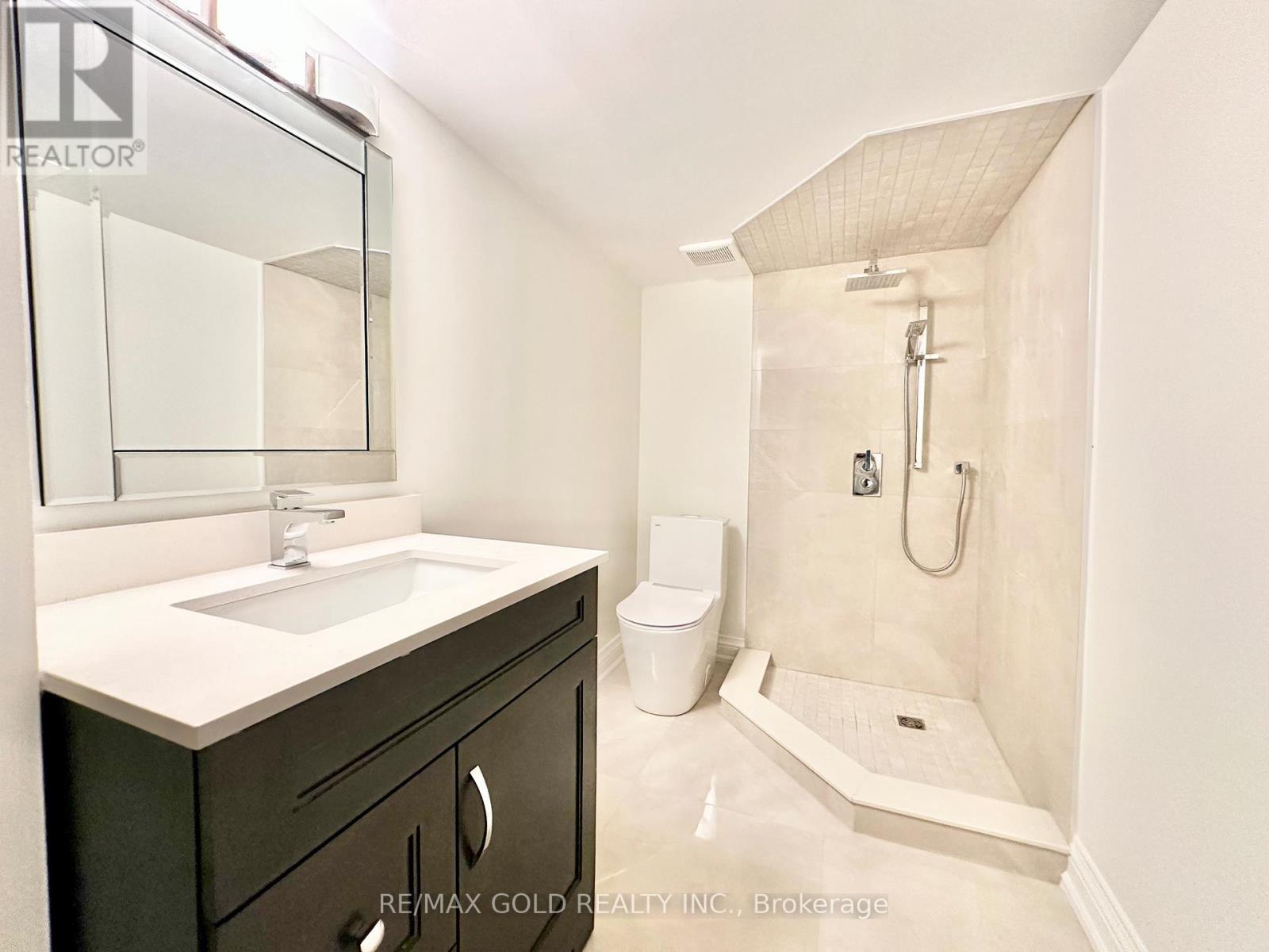 3401 Crompton Crescent, Mississauga, Ontario  L5B 4C7 - Photo 45 - W12473794