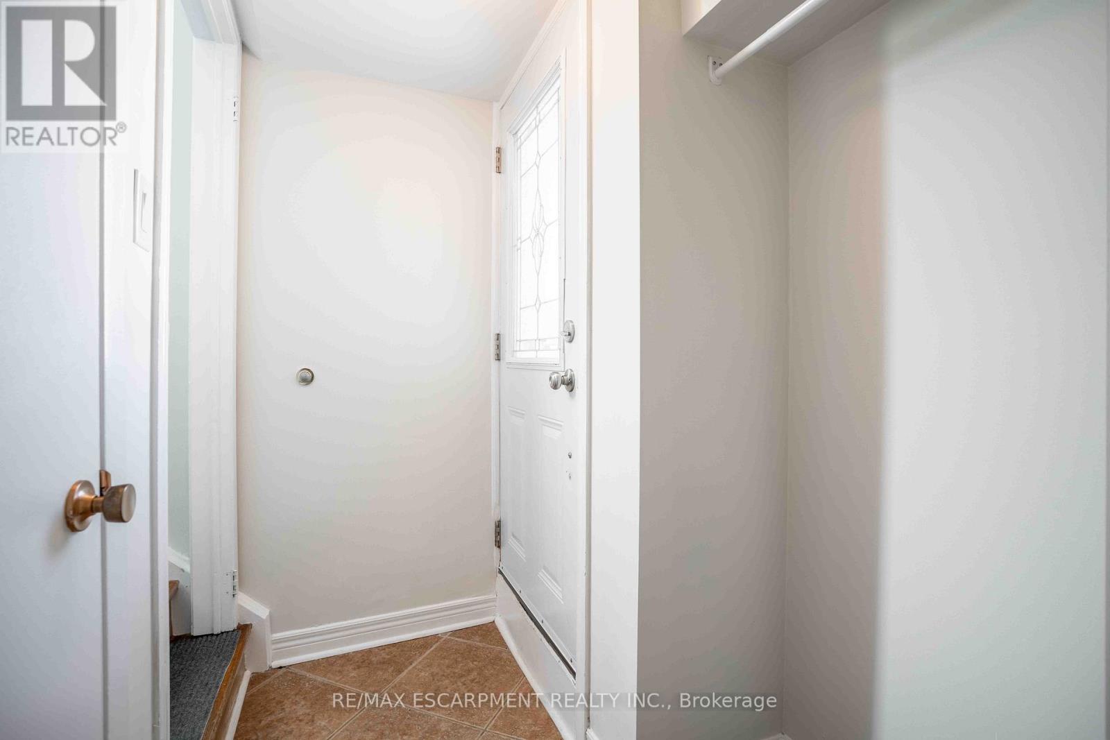 2559 Kingsberry Crescent, Mississauga, Ontario  L5B 2K7 - Photo 27 - W12473800