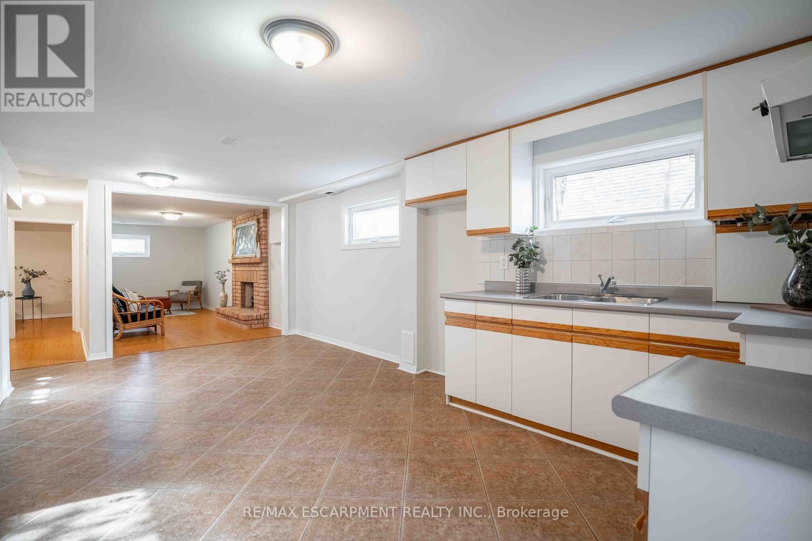 2559 Kingsberry Crescent, Mississauga, Ontario  L5B 2K7 - Photo 28 - W12473800