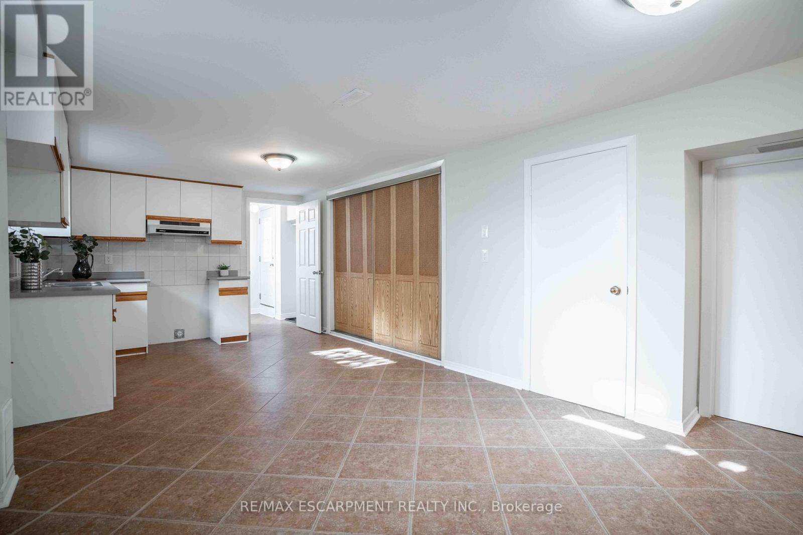 2559 Kingsberry Crescent, Mississauga, Ontario  L5B 2K7 - Photo 32 - W12473800